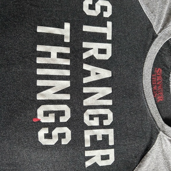 Stranger Things tshirt official merchandise of Netflix unisex - Picture 2 of 8